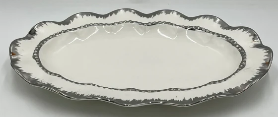 5.99 12"x8.25" OVAL PLATTER W/SILVER DESIGN