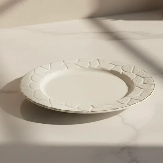 6.99 10" PLATE-GOLD RIM-ROUND