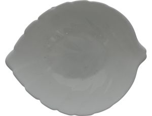 4.99 LEAF BOWL OPAL GLASS 10.5 INCH