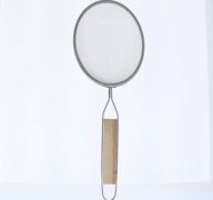 STRAINER WITH WOODEN HANDLE 5 INCHES